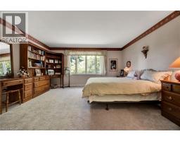 61 HUNTLEY Crescent - 30