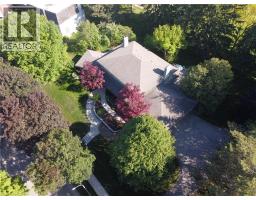 61 HUNTLEY Crescent - 39