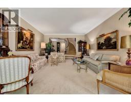 61 HUNTLEY Crescent - 9