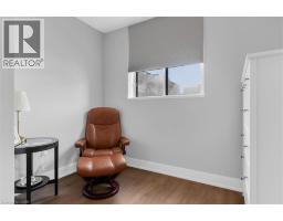 185 ROBINSON Street UnitNo. 203 - 20