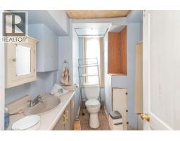 220 ALDER Street W - 18
