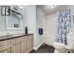 121 OAK PARK Drive - 32