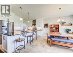 42 GELLERT Drive - 16