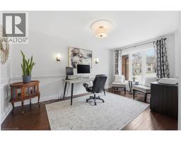 28 DEERVIEW Avenue - 21