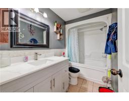53 HELENE Crescent - 17