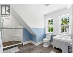 8 WOODWARD Avenue - 27