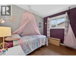 79 PRINCE CHARLES Drive - 12