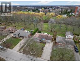 79 PRINCE CHARLES Drive - 3