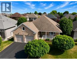 39 ROSS Avenue N - 1