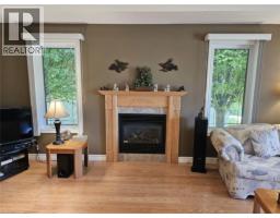 39 ROSS Avenue N - 11