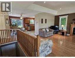 39 ROSS Avenue N - 18