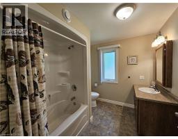 39 ROSS Avenue N - 24