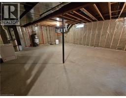 39 ROSS Avenue N - 34
