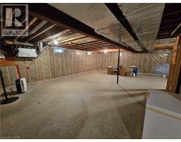 39 ROSS Avenue N - 35