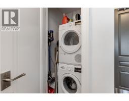 2060 LAKESHORE Road UnitNo. 1303 - 33