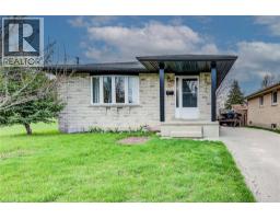 183 DINISON Crescent - 1