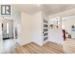 183 DINISON Crescent - 12