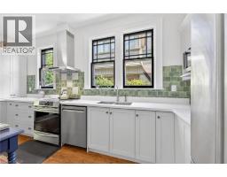 22 CONNAUGHT Avenue S - 17