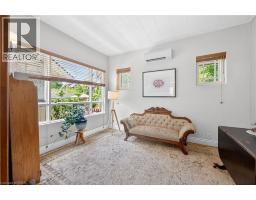 22 CONNAUGHT Avenue S - 22