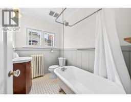 22 CONNAUGHT Avenue S - 28