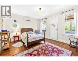 22 CONNAUGHT Avenue S - 31