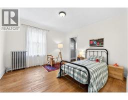 22 CONNAUGHT Avenue S - 35
