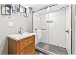 22 CONNAUGHT Avenue S - 45