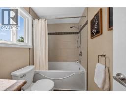 925 ELGIN Street N - 27