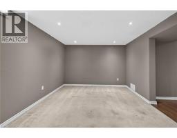 925 ELGIN Street N - 33