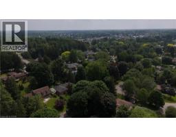152 MCCALL Crescent - 10
