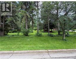 152 MCCALL Crescent - 2