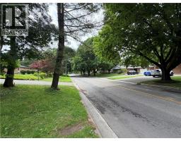 152 MCCALL Crescent - 3