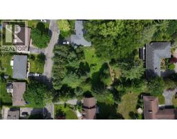 152 MCCALL Crescent - 5