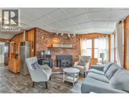 7 WILLOW Avenue - 11