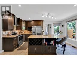 64 WOODVIEW Crescent - 11
