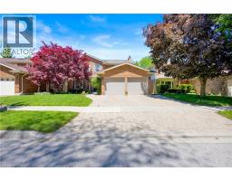 64 WOODVIEW Crescent - 2