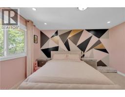 64 WOODVIEW Crescent - 22