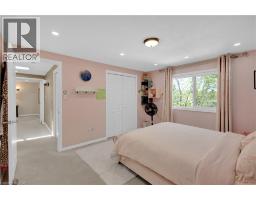 64 WOODVIEW Crescent - 23