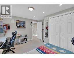 64 WOODVIEW Crescent - 26