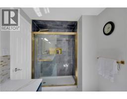 64 WOODVIEW Crescent - 28