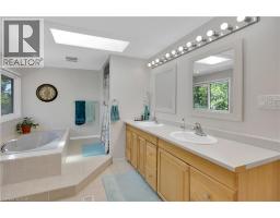 64 WOODVIEW Crescent - 33