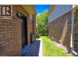 64 WOODVIEW Crescent - 37
