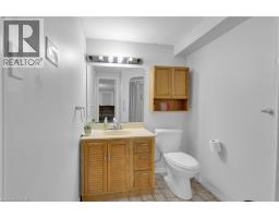 64 WOODVIEW Crescent - 44