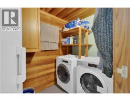 64 WOODVIEW Crescent - 45
