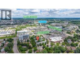 255 NORTHLAKE Drive UnitNo. 15 - 33