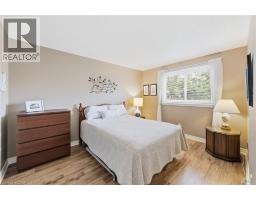 644 LOMOND Crescent - 17