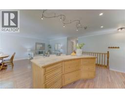 55 SOUTHWOOD Drive - 11