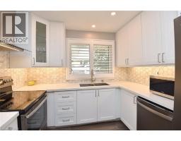 7 MONARCH Court - 11