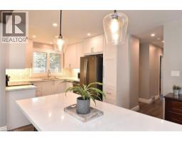 7 MONARCH Court - 14