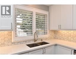 7 MONARCH Court - 18
